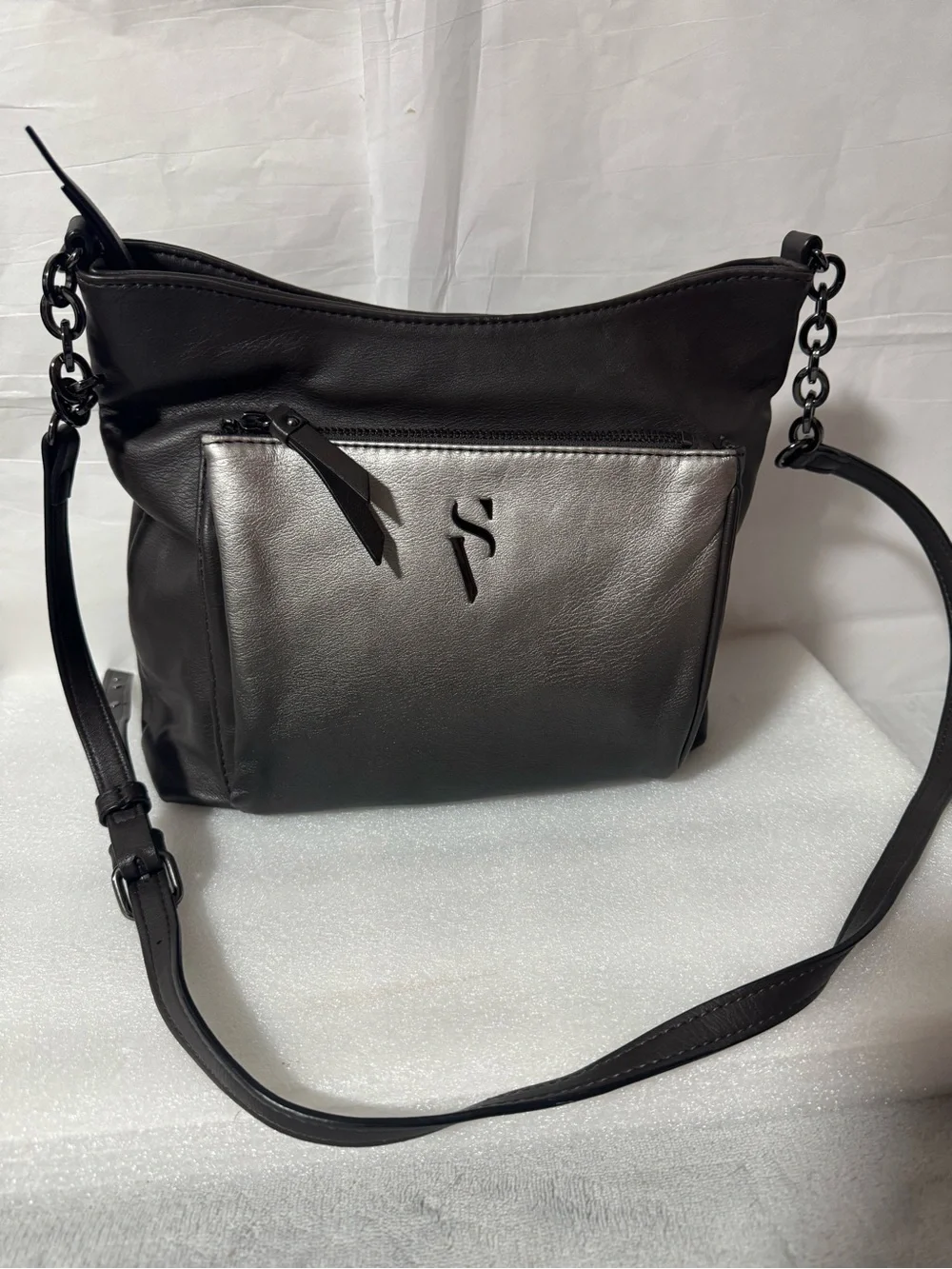 Sleek Black & Silver Women’s Crossbody Bag